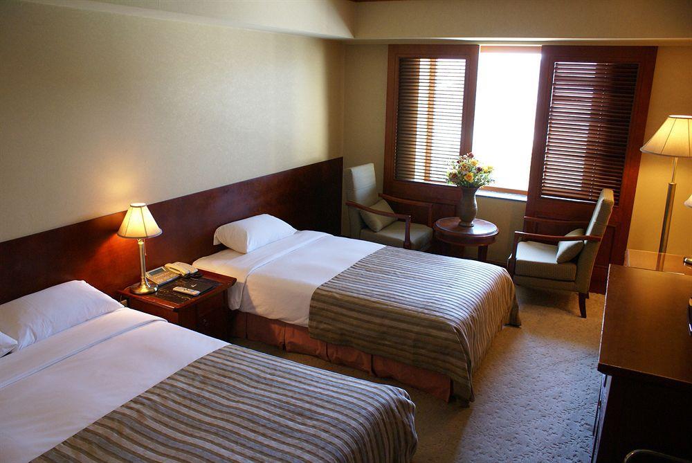 Commodore Hotel Kjongdzsu Kültér fotó