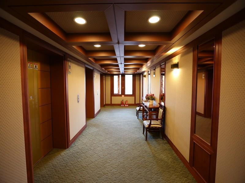 Commodore Hotel Kjongdzsu Kültér fotó
