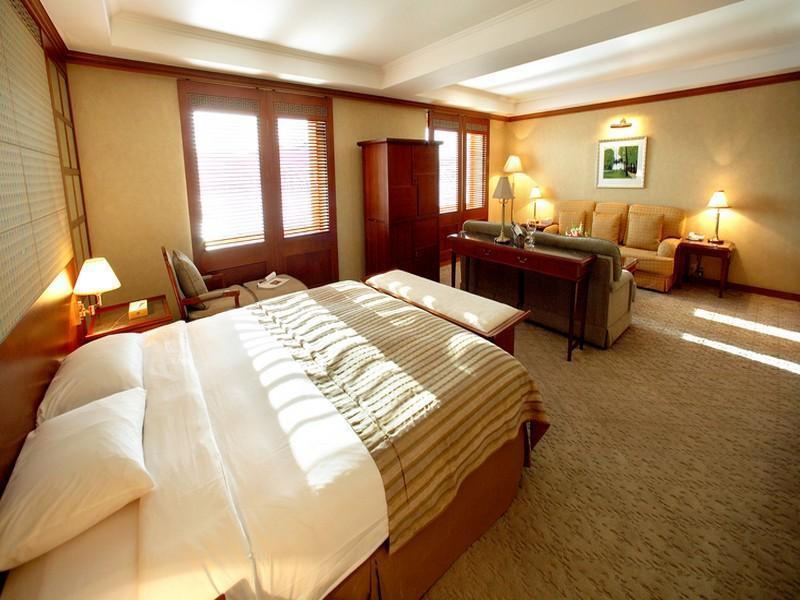 Commodore Hotel Kjongdzsu Kültér fotó