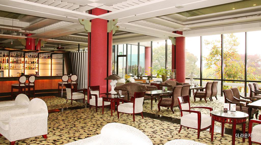 Commodore Hotel Kjongdzsu Kültér fotó
